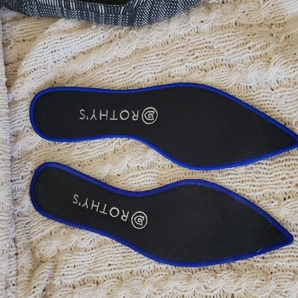 Rothys pointed flats size 7 machine washable super comfortable. - Picture 4 of 12